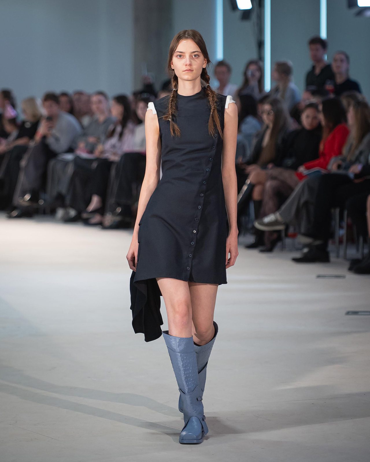 Myus Salle D'Armes Dress, gabardine, color parisian night