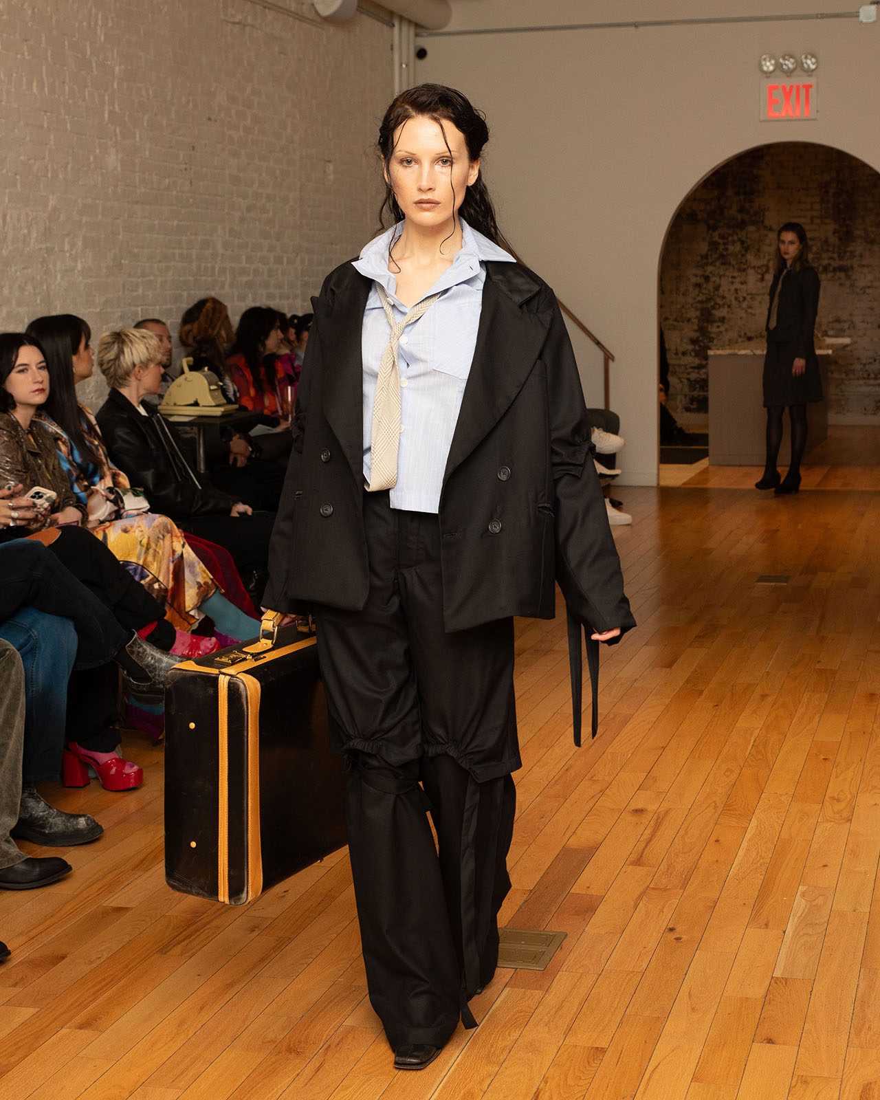 Myus Cheyenne Trouser and Blazer, super 140 wool, color black