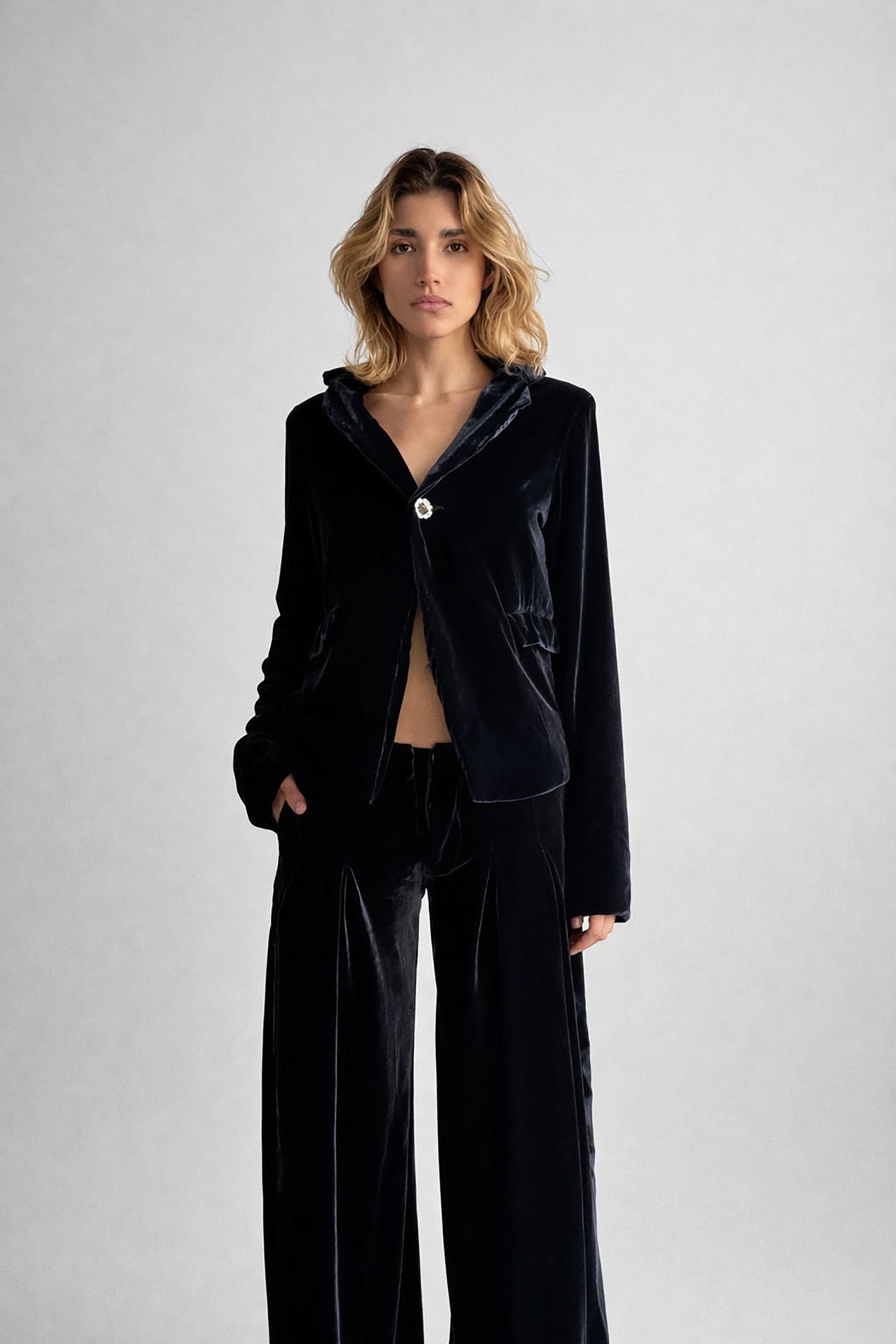 Myus FW26 Arden Smoking Jacket, mulberry silk velvet