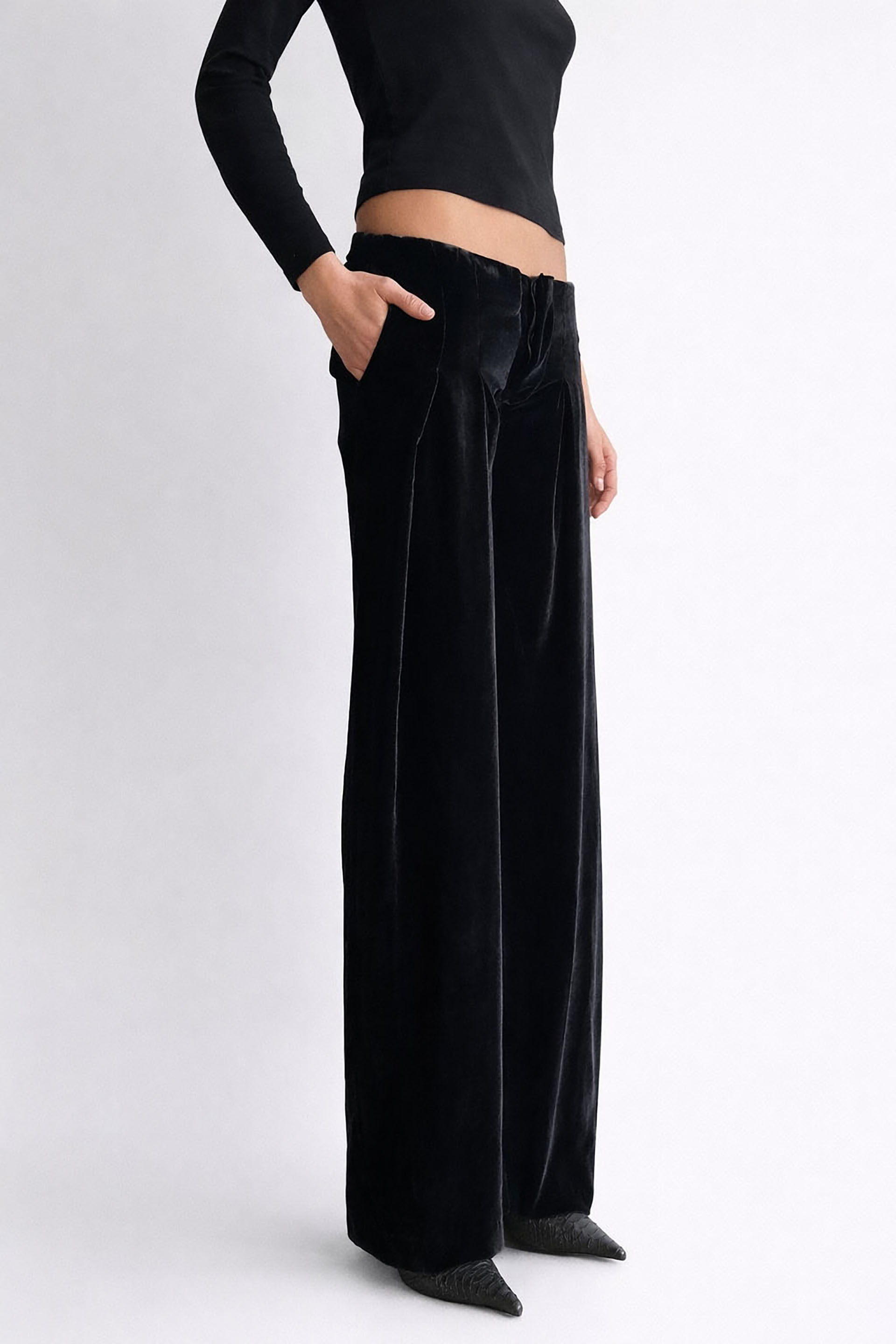 Myus FW26 Arden Trouser, mulberry silk velvet