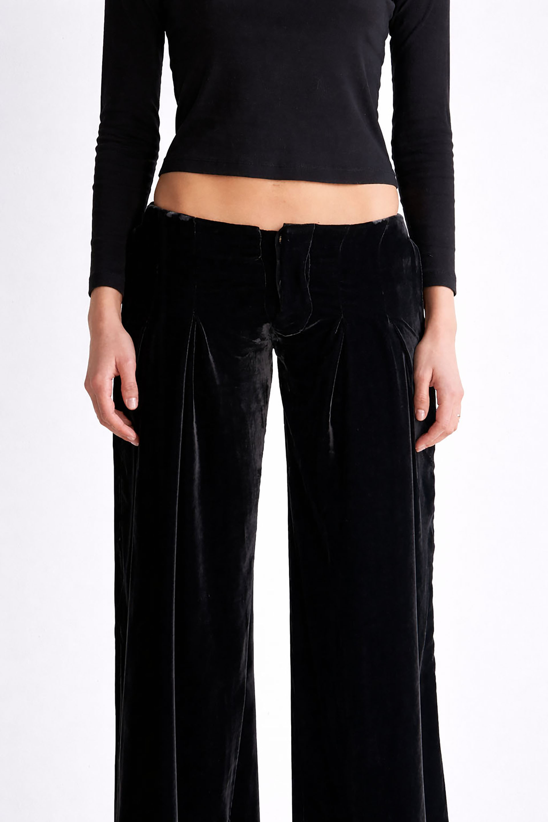 Myus FW26 Arden Trouser, mulberry silk velvet
