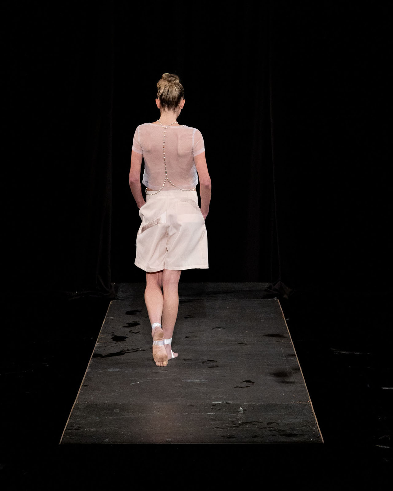 Myus Trousers Short, look 3, rear view